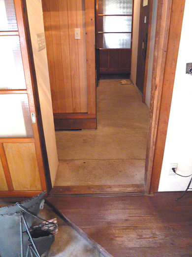 写真右奥のトイレの写真