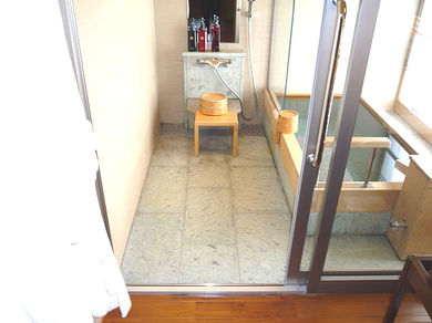 バリアフリー対応ルーム（和・洋室）浴室の写真
