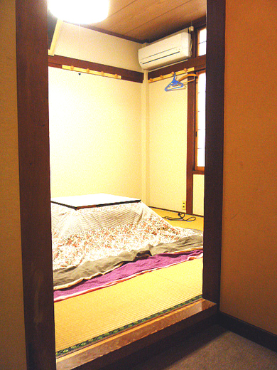 客室（６畳間）入口の写真