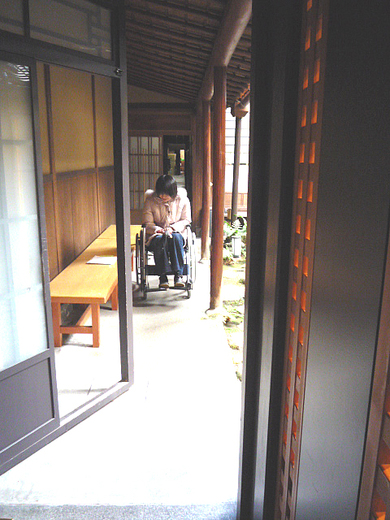 店舗、奥にある茶室の写真