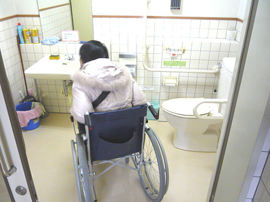 休憩施設「いっぷく亭」内にある、身障者トイレの写真