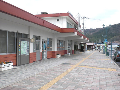 JR大田市、駅前の写真
