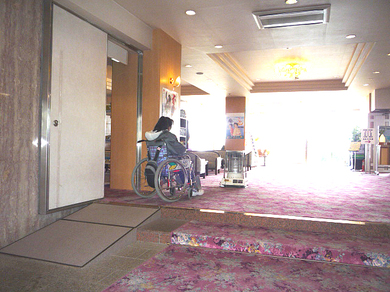 玄関の階段状の写真