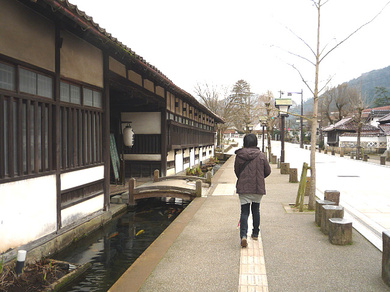 殿町通りの点字ブロックの写真